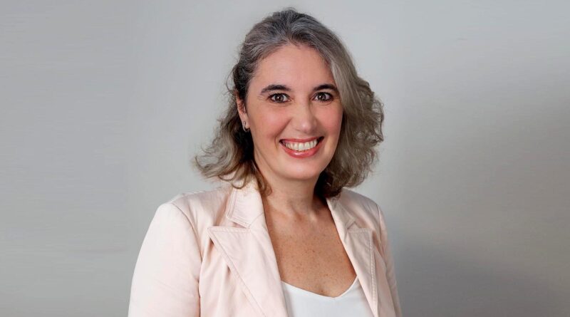 Marta Pereira em artigo publicado no Almadense
